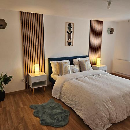 Spacieux Et Charmant Appartement De 47 M2 Charleville-Mezieres Exterior photo