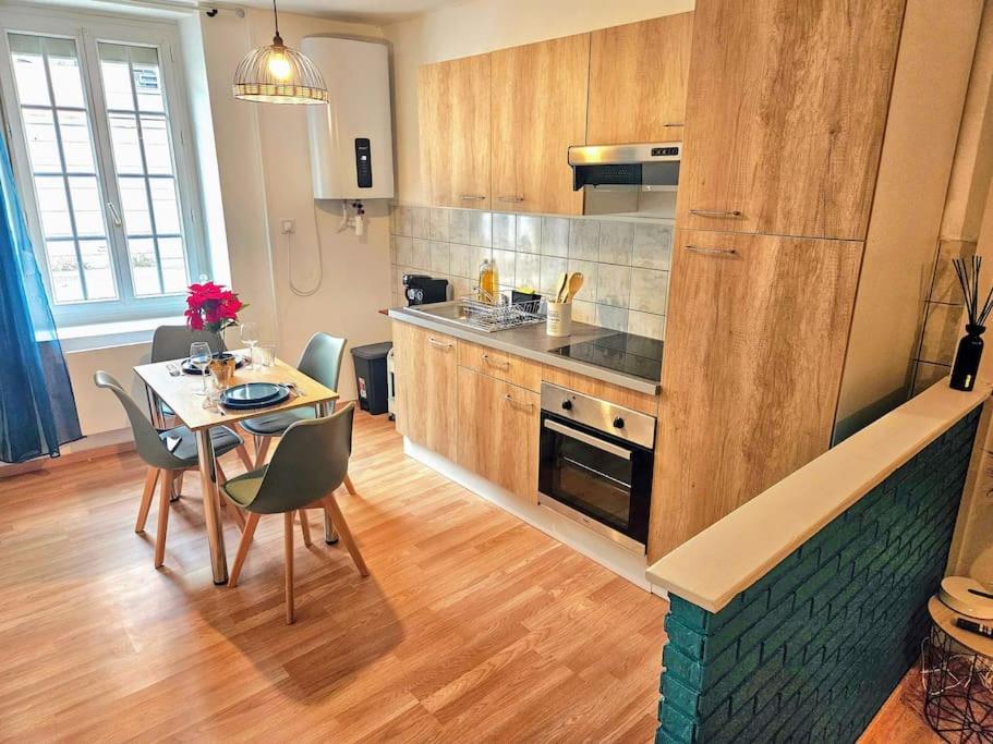 Spacieux Et Charmant Appartement De 47 M2 Charleville-Mezieres Exterior photo